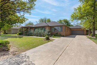 1712 Dorchester Dr, Nichols Hills, OK 73120