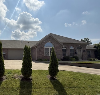 8117 Wyntree Villas Dr, Newburgh, IN 47630