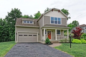30 Revere Run, Mechanicville, NY 12118