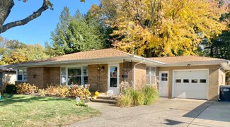 2205 Pioneer Rd, Saint Joseph, MI 49085