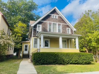 584 S Mcalister Ave, Waukegan, IL 60085