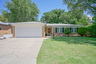 1515 Kit Carson Ave SW, Albuquerque, NM 87104