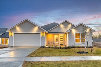 1720 Cannon St, Gonzales, TX 78629