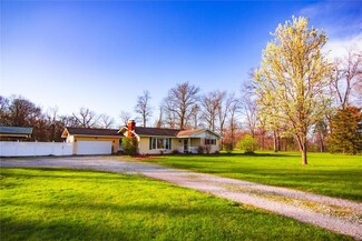 7763 Green Hedge Rd, Edwardsville, IL 62025