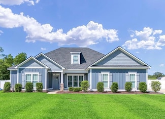 171 Hollister Dr, Albany, GA 31721