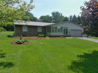 4884 S Carr Rd, Apple Creek, OH 44606