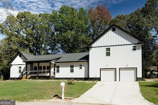 1063 Chapman Ln, Stone Mountain, GA 30088