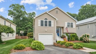 21 Chestnut St, Cumberland, RI 02864
