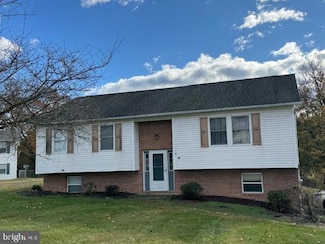 36 Arbutus Ln, Martinsburg, WV 25405