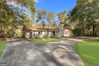 215 Azalea Dr, Statesboro, GA 30458