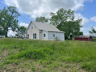 5596 Bado Rd, Cabool, MO 65689