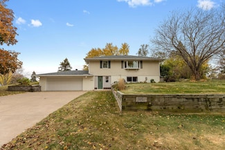 6585 2nd St N, Saint Paul, MN 55128