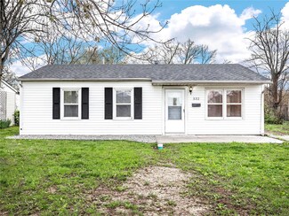 532 Saint James Ln, Cahokia Heights, IL 62206
