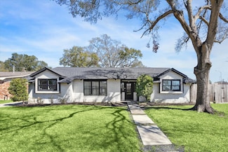 8311 Ashcroft Dr, Houston, TX 77096