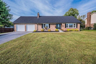 1136 Cedarwood Way, Bowling Green, KY 42104