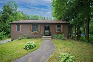 24 Hunts Dr, Windham, ME 04062