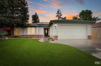 801 Crown Pointe Dr, Bakersfield, CA 93312