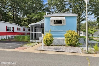 318 Roberts Rd, Toms River, NJ 08755