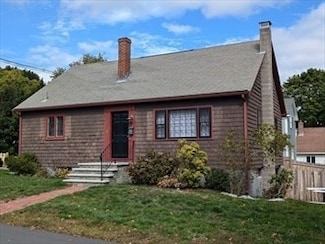 14 Christopher St, Newburyport, MA 01950