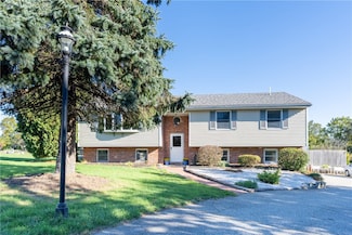 49 Dexter St, Portsmouth, RI 02871