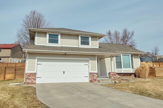 304 Harbor Cir, Papillion, NE 68133