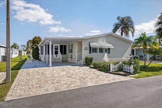 1745 Western Redwood Ave, Kissimmee, FL 34758