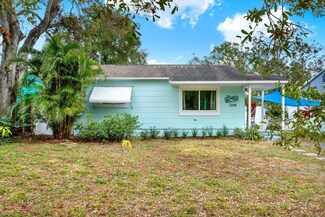 1208 55th St S, Gulfport, FL 33707