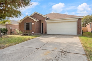 1005 Sussex Dr, Forney, TX 75126