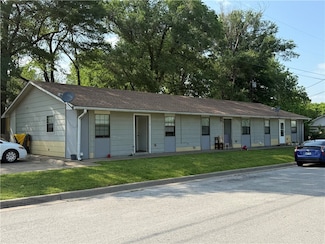 426 E Velma Ave, Springdale, AR 72764