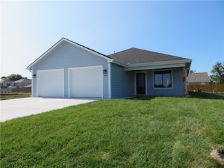 902 2nd St, Perry, KS 66073