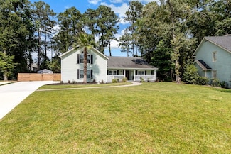 115 Coquena Cir E, Savannah, GA 31410