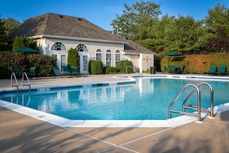 100 Saddle Cove Rd Unit 502, Bohemia, NY 11716