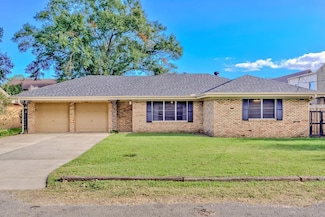 5820 W Madison St, Groves, TX 77619