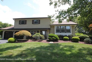 17 Halifax Dr, Morganville, NJ 07751