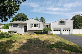 3 Jay Dr, Framingham, MA 01701