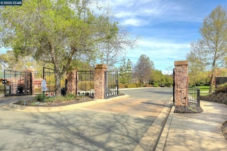 1291 Peregrine Ct, Concord, CA 94521