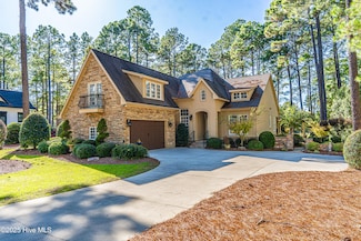 18 Augusta Dr, Southern Pines, NC 28387