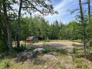 19 Fox Ln, Surry, ME 04684