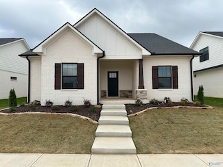 2102 Kanteen St NE, Huntsville, AL 35811