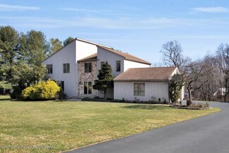 11 Chestnut Dr, Colts Neck, NJ 07722