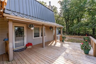 926 Barton Hill Ln, Mountainburg, AR 72946