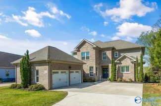 2807 Talon Cir NE, Huntsville, AL 35811