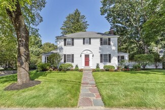 77 Kingsbury St, Wellesley Hills, MA 02481