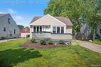 2755 Royal Ave, Berkley, MI 48072