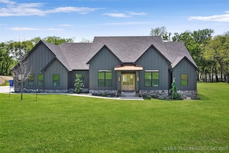 3800 E 482 Ln, Pryor, OK 74361