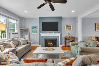 8 Deal Lake Ct, Asbury Park, NJ 07712