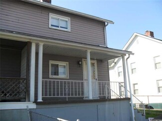106 Center St, Grindstone, PA 15442