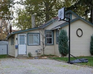 899 Orchard Rd, Willoughby, OH 44094