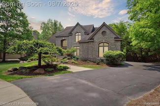 6642 Carlyle Ct, West Bloomfield, MI 48322