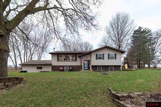 58164 58164 Maple Hill Rd, Mankato, MN 56001
